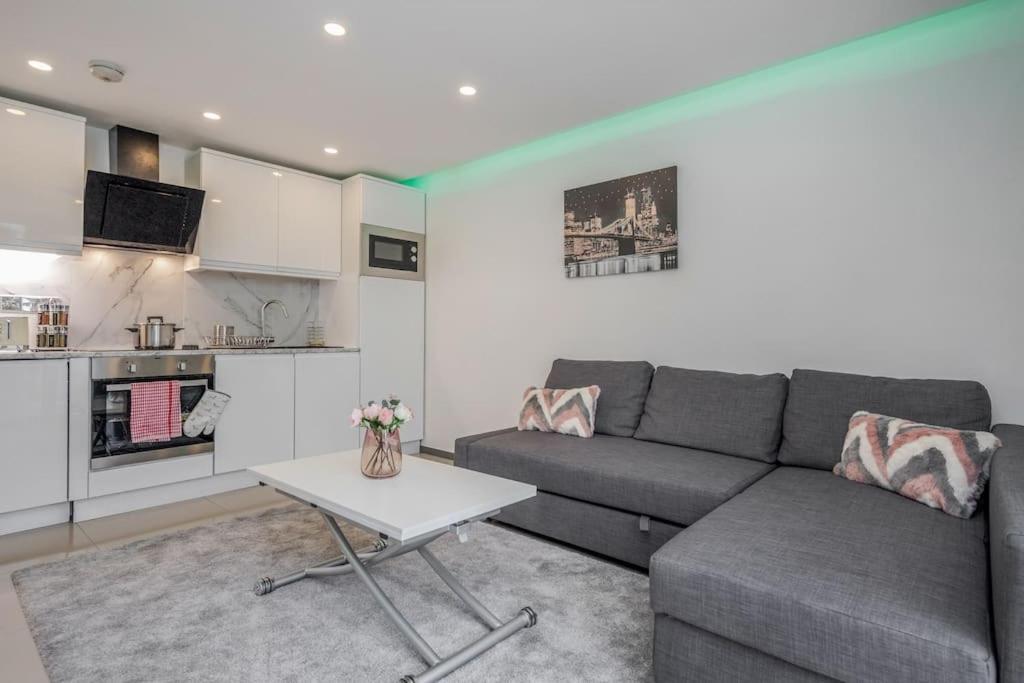 Lovely 2-bedroom With Balcony And Park View Apartamento Londres